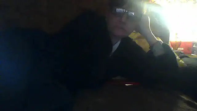 Snapshot of AlanaLaDream chatting on September 26, 2025, 4:00 pm AlanaLaDream online show from September 26, 2025, 4:00 pm