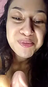 yummi  priv online show from March 8, 2025, 5:38 am