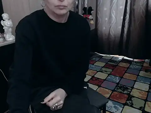 Snapshot of HornyClitX chatting on February 16, 2025, 12:10 pm HornyClitX online show from February 16, 2025, 12:10 pm
