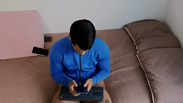 hot69temptation  online show from October 1, 2025, 2:23 pm