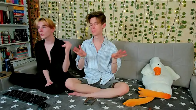 AndrewwCarter2 online show from March 5, 2026, 8:27 pm