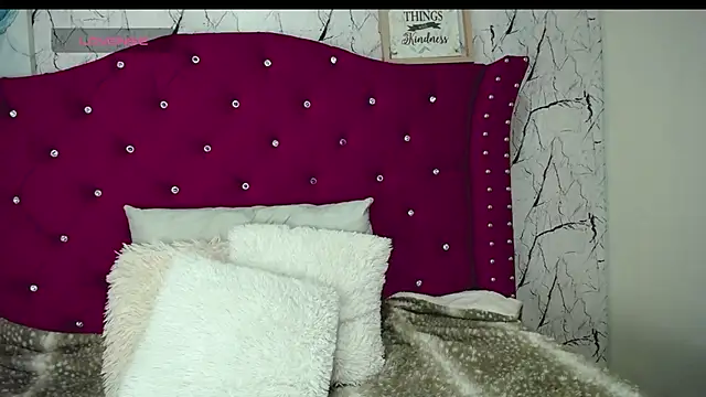 Snapshot of charlotte1-ls chatting on December 1, 2024, 10:21 pm charlotte1-ls online show from December 1, 2024, 10:21 pm