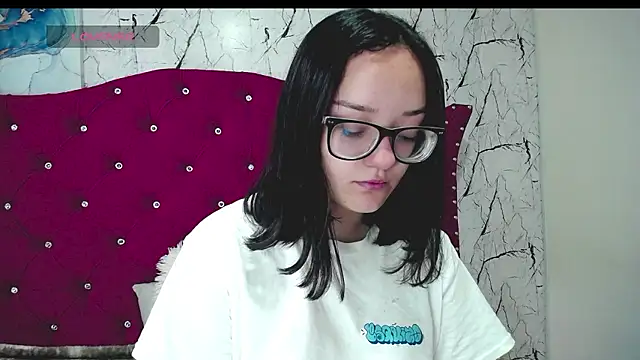 Snapshot of charlotte1-ls chatting on December 8, 2024, 9:41 pm charlotte1-ls online show from December 8, 2024, 9:41 pm