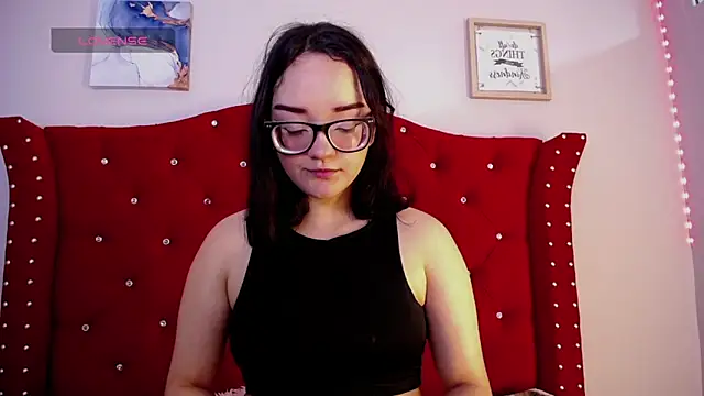 Snapshot of charlotte1-ls chatting on December 12, 2024, 12:38 am charlotte1-ls online show from December 12, 2024, 12:38 am