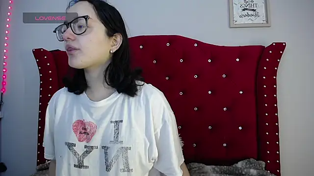 Snapshot of charlotte1-ls chatting on December 16, 2024, 10:03 pm charlotte1-ls online show from December 16, 2024, 10:03 pm