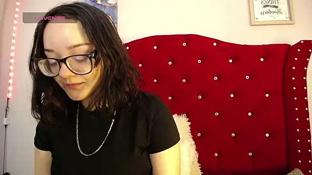 Snapshot of charlotte1-ls chatting on December 19, 2024, 9:28 pm charlotte1-ls online show from December 19, 2024, 9:28 pm