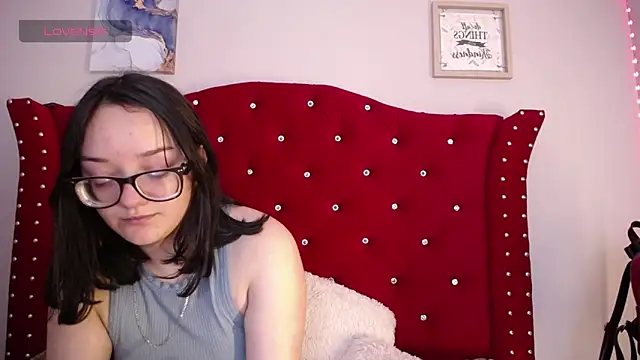 Snapshot of charlotte1-ls chatting on January 3, 2025, 1:05 am charlotte1-ls online show from January 3, 2025, 1:05 am