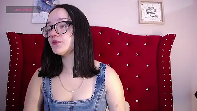 Snapshot of charlotte1-ls chatting on January 8, 2025, 9:23 pm charlotte1-ls online show from January 8, 2025, 9:23 pm