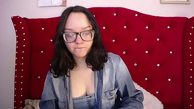 Snapshot of charlotte1-ls chatting on February 7, 2025, 4:24 pm charlotte1-ls online show from February 7, 2025, 4:24 pm