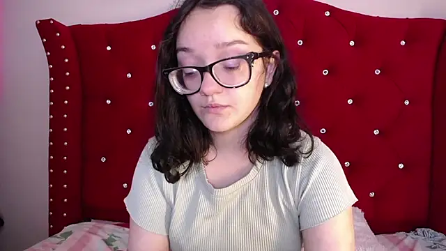 Snapshot of charlotte1-ls chatting on February 14, 2025, 12:30 am charlotte1-ls online show from February 14, 2025, 12:30 am