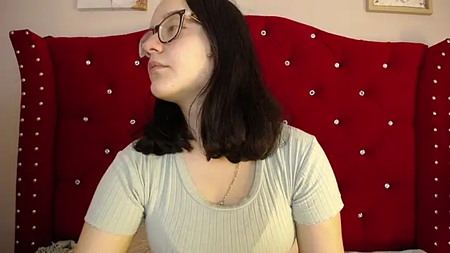 Snapshot of charlotte1-ls chatting on February 18, 2025, 9:20 pm charlotte1-ls online show from February 18, 2025, 9:20 pm