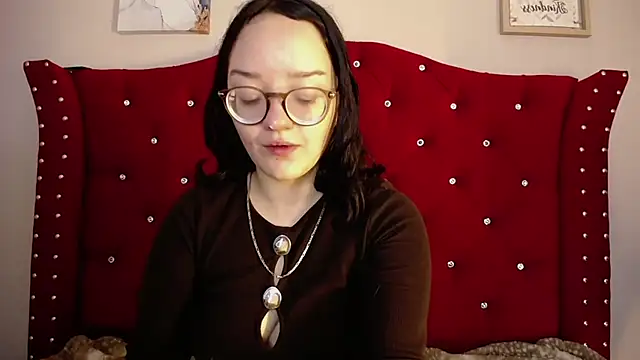 Snapshot of charlotte1-ls chatting on March 7, 2025, 1:29 pm charlotte1-ls online show from March 7, 2025, 1:29 pm