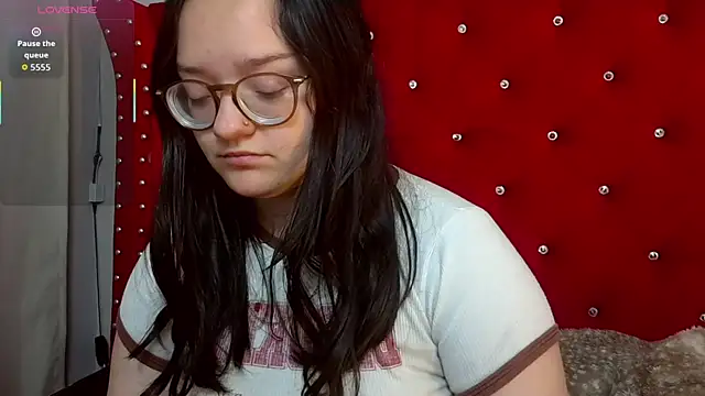 Snapshot of charlotte1-ls chatting on October 23, 2025, 9:24 pm charlotte1-ls online show from October 23, 2025, 9:24 pm