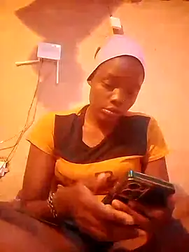 QUEEN-NAIMA online show from September 17, 2025, 9:22 am