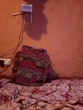 QUEEN-NAIMA online show from September 19, 2025, 6:48 am