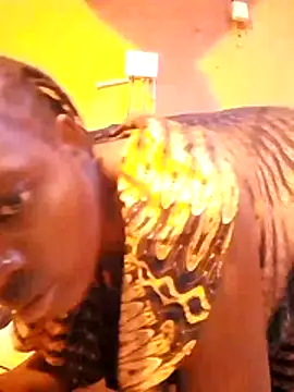 QUEEN-NAIMA online show from October 26, 2025, 9:04 am