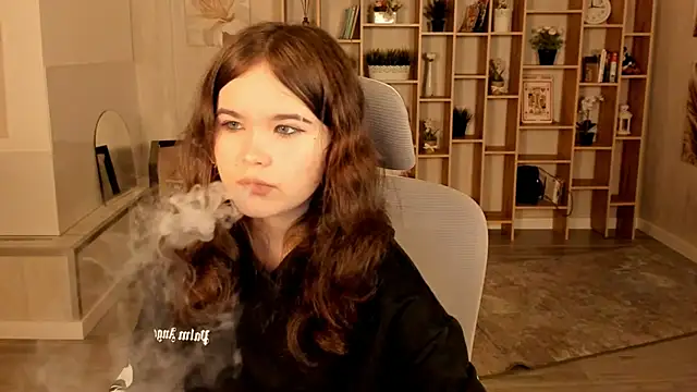 Elainebeness online show from September 17, 2025, 7:37 pm