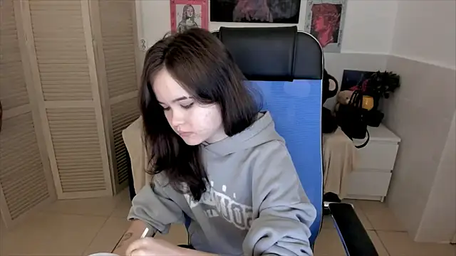 Elainebeness online show from September 30, 2025, 8:14 pm