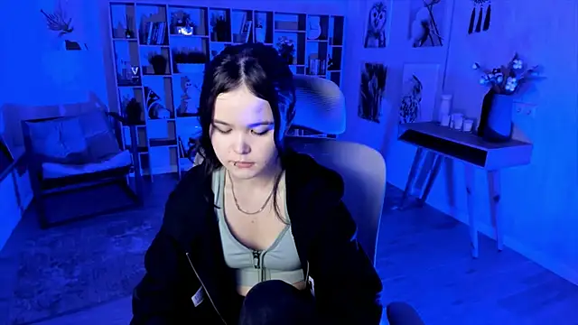 Elainebeness online show from October 15, 2025, 7:25 pm