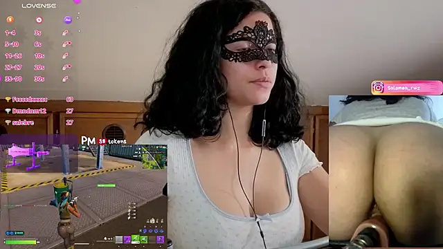 Snapshot of salomea_r chatting on April 18, 2026, 7:58 pm salomea r online show from April 18, 2026, 7:58 pm