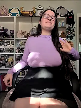 Snapshot of GeekyJavaGoddess chatting on October 21, 2025, 6:19 pm GeekyJavaGoddess online show from October 21, 2025, 6:19 pm