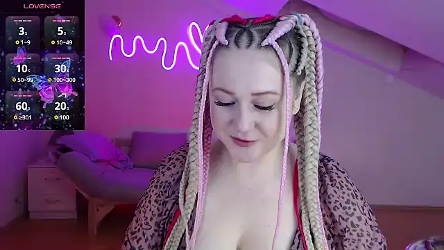 LizzyShine online show from December 1, 2024, 5:24 pm