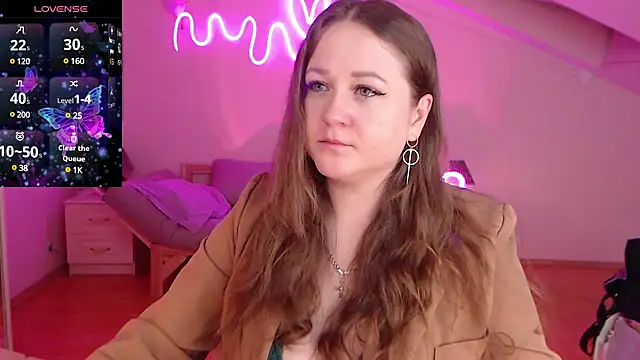 LizzyShine online show from December 4, 2024, 3:10 pm