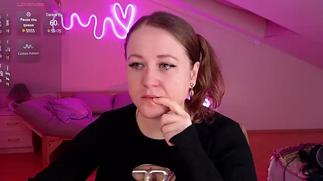 LizzyShine online show from December 6, 2024, 8:18 pm