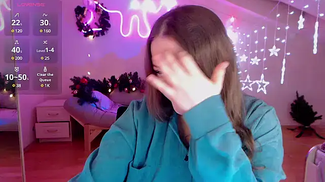 LizzyShine online show from December 24, 2024, 6:28 pm