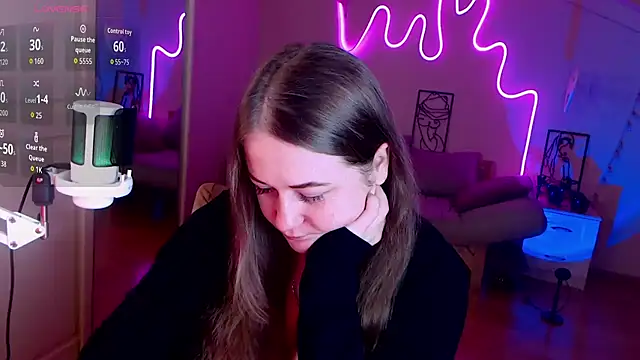 LizzyShine online show from September 25, 2025, 3:49 pm