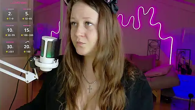 LizzyShine online show from October 5, 2025, 5:00 pm