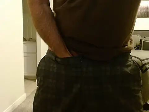 GirthBullger4You online show from March 22, 2025, 5:28 am