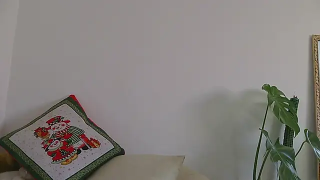 Snapshot of Miss_oliviaa chatting on December 14, 2024, 2:31 pm Miss oliviaa online show from December 14, 2024, 2:31 pm