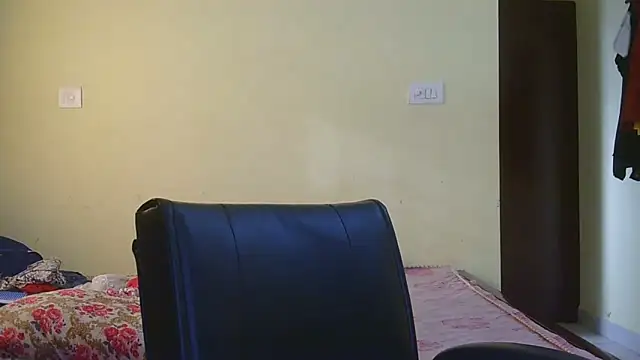 Snapshot of Sweet-Rani chatting on October 14, 2025, 10:05 am Sweet-Rani online show from October 14, 2025, 10:05 am