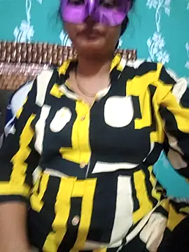 Snapshot of bigtitsqueen chatting on October 11, 2025, 4:38 pm bigtitsqueen online show from October 11, 2025, 4:38 pm