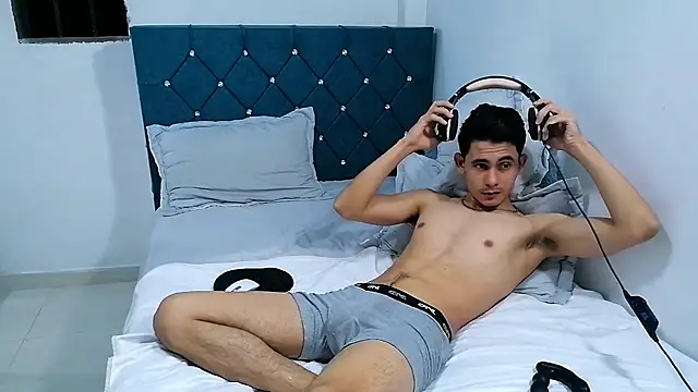 Snapshot of alexispaez457062 chatting on March 7, 2025, 9:40 am alexispaez457062 online show from March 7, 2025, 9:40 am