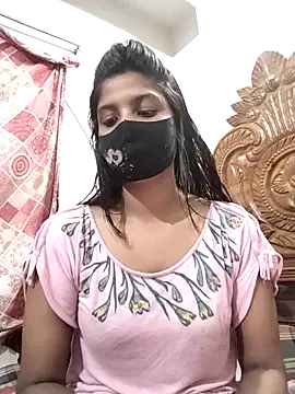 Cute-Lina online show from February 21, 2025, 1:11 pm