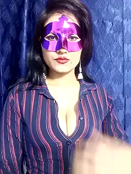 Stripy Doll online show from December 3, 2024, 1:54 pm
