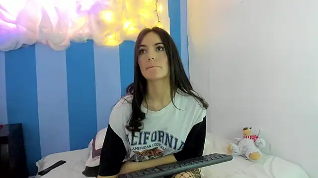 britny clouds online show from December 30, 2024, 3:35 pm