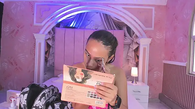 Snapshot of sheyla_sweet18 chatting on February 1, 2025, 4:00 pm sheyla sweet18 online show from February 1, 2025, 4:00 pm