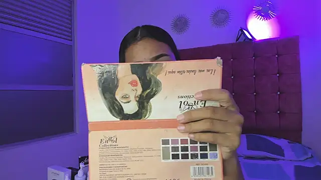 Snapshot of sheyla_sweet18 chatting on March 4, 2025, 12:44 pm sheyla sweet18 online show from March 4, 2025, 12:44 pm