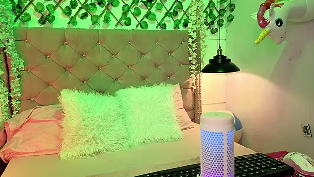 Snapshot of lauren_evans96 chatting on February 21, 2026, 3:18 am lauren evans96 online show from February 21, 2026, 3:18 am