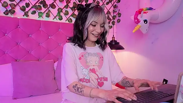 Snapshot of lauren_evans96 chatting on March 8, 2026, 3:54 am lauren evans96 online show from March 8, 2026, 3:54 am