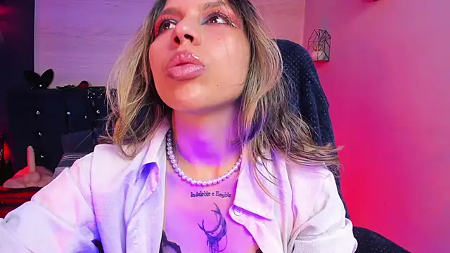 delilah fix online show from April 22, 2026, 9:16 pm