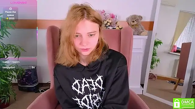 MirraBellanta online show from October 13, 2025, 8:31 pm