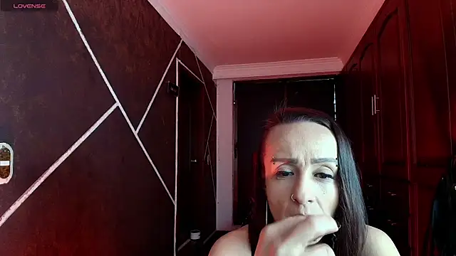 NatashaMason  online show from December 18, 2024, 12:07 pm