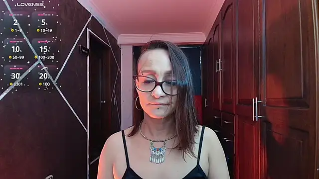 NatashaMason  online show from January 6, 2025, 11:51 am