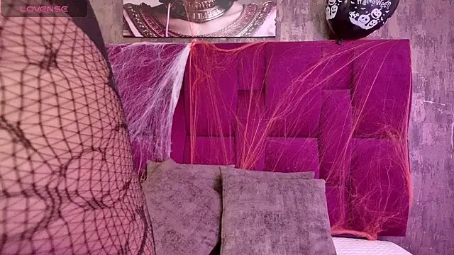 nicole  parker1 online show from November 1, 2025, 7:05 pm