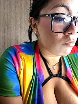 linatarens online show from October 5, 2025, 2:37 pm