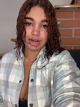 Anny arango  online show from February 5, 2025, 3:23 am